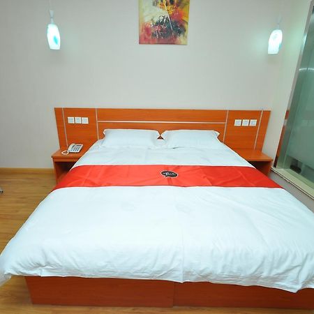 Thank Inn Chain Hotel West Eleven Road Mall Linyi  Exterior foto
